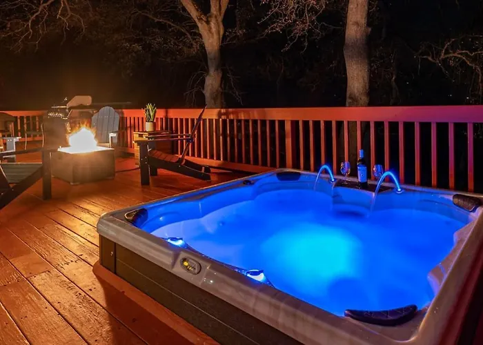 Wooded Hills Mountain Home With Hot Tub, Jacuzzi, Game Room, Pool Table