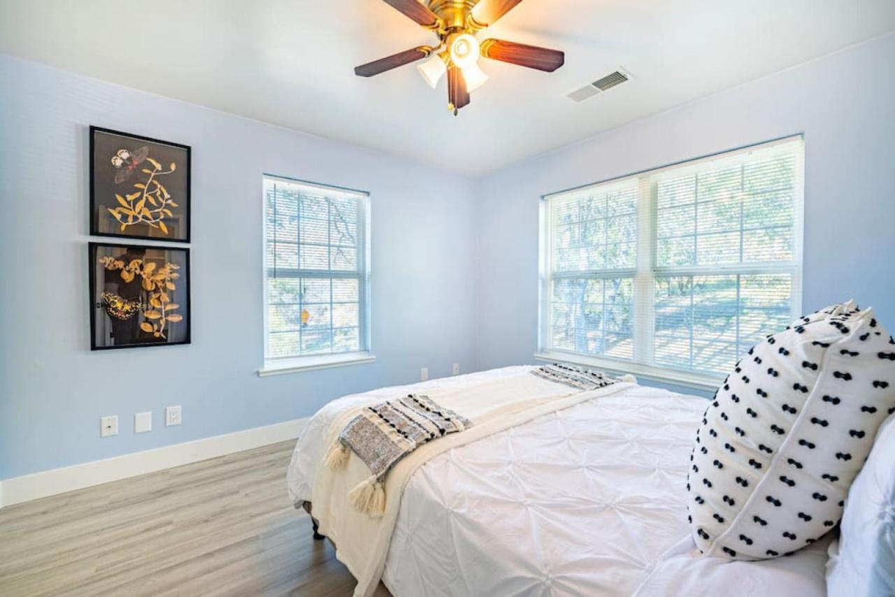 Wooded Hills Mountain With Hot Tub, Jacuzzi, Game Room, Pool Table *