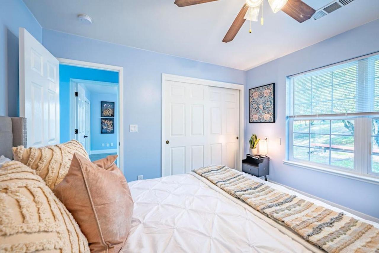Wooded Hills Mountain With Hot Tub, Jacuzzi, Game Room, Pool Table *